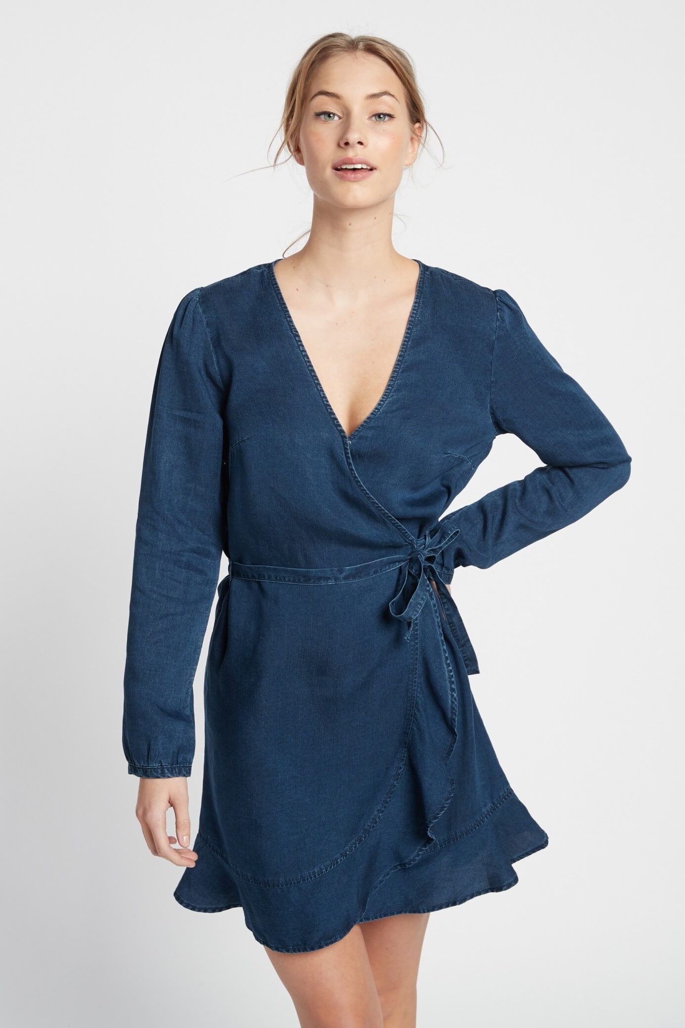 The most suitable denim dress: what to choose?